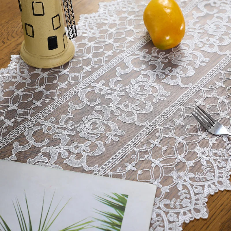 Chemin de table blanc ajouré en dentelle - Univers De La Table