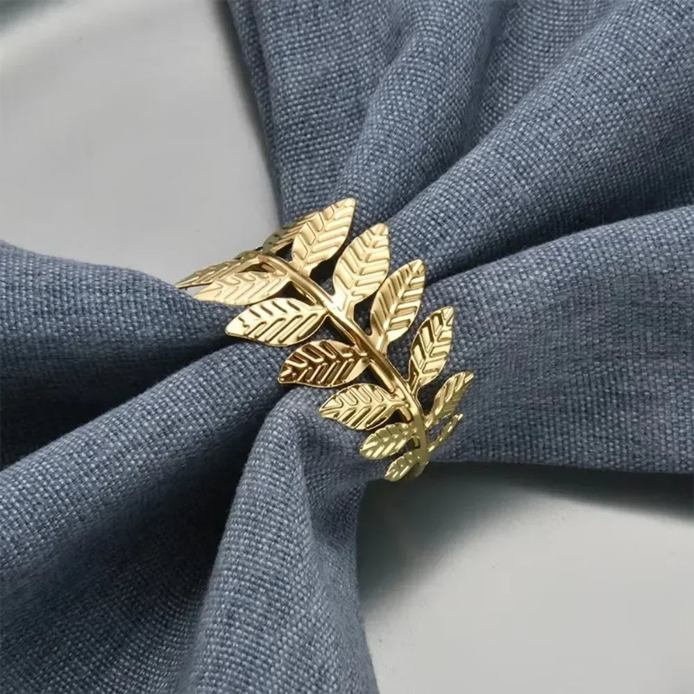Rond de serviette doré en métal motif feuille - Univers De La Table