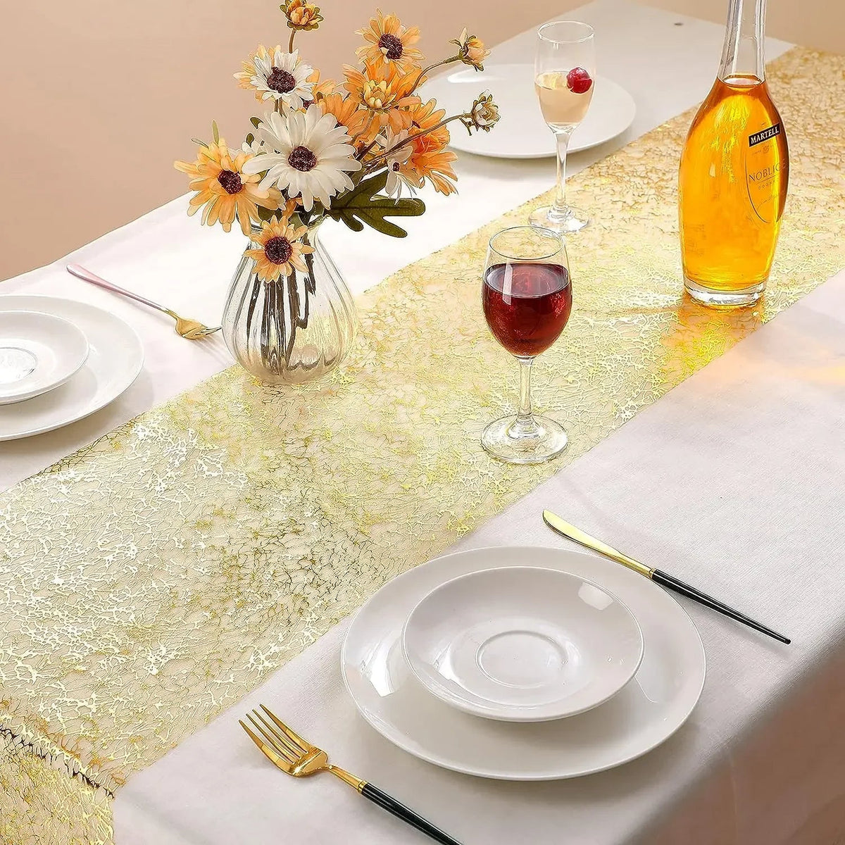 Chemin de table doré ajouré à motif craquelé - Univers De La Table
