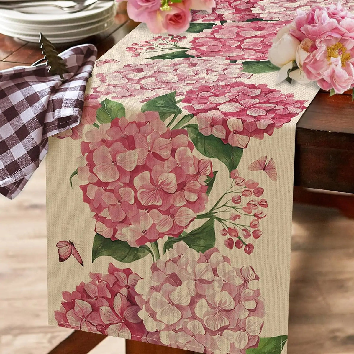 Chemin de table rose à imprimé floral - Univers De La Table