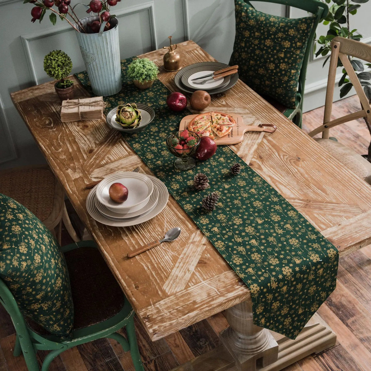 Chemin de table de Noël vert à motifs dorés - Univers De La Table