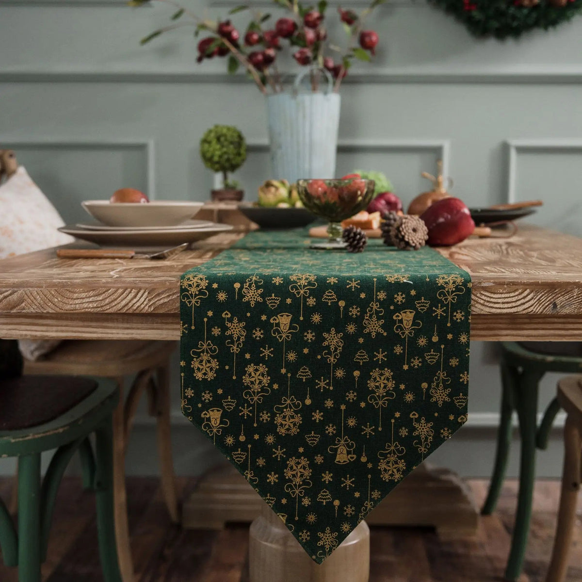 Chemin de table de Noël vert à motifs dorés - Univers De La Table