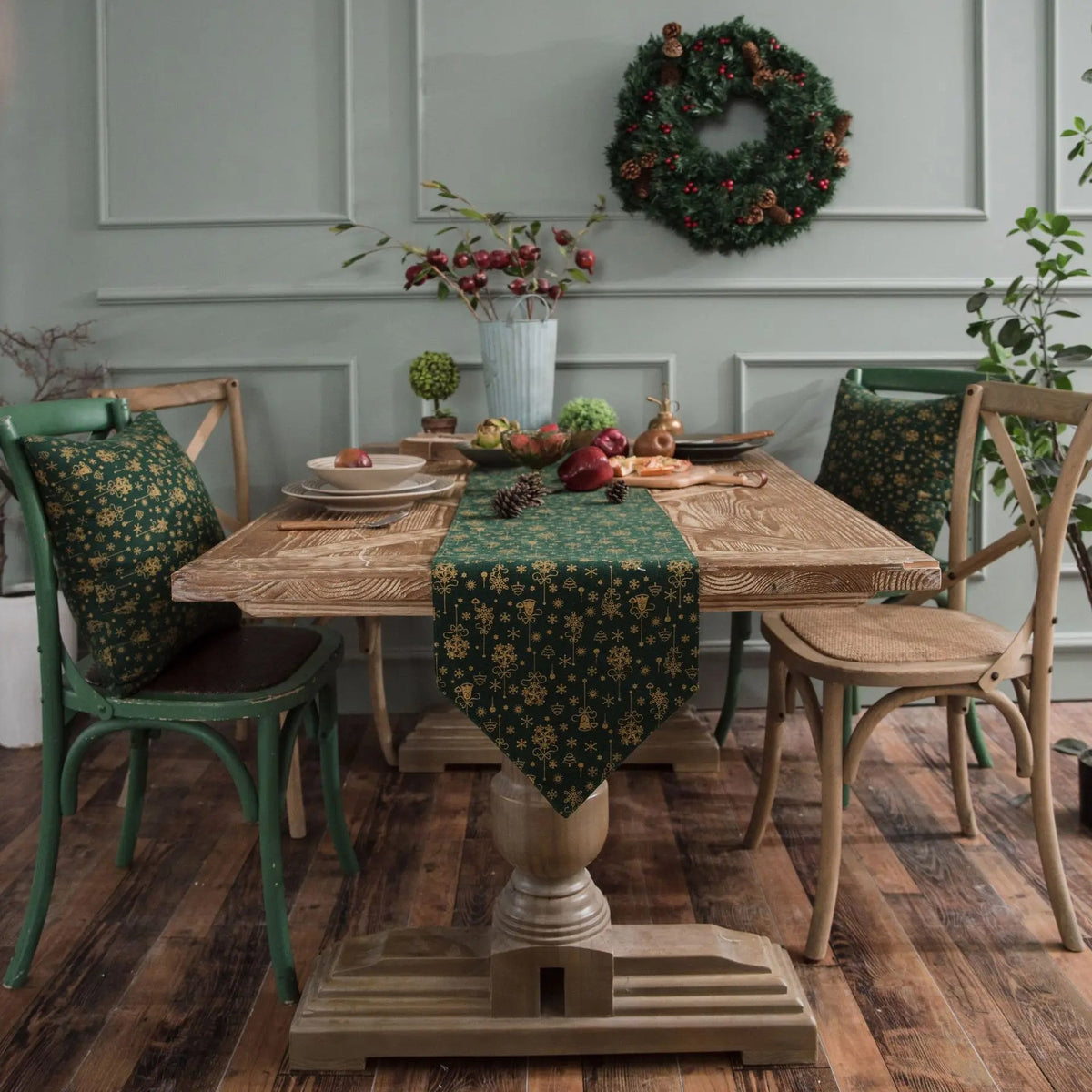 Chemin de table de Noël vert à motifs dorés - Univers De La Table