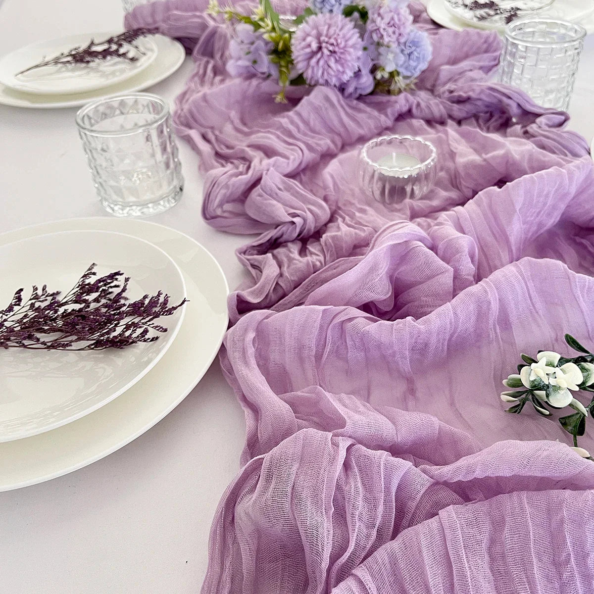 Chemin de table vintage en étamine vert sauge - Univers De La Table