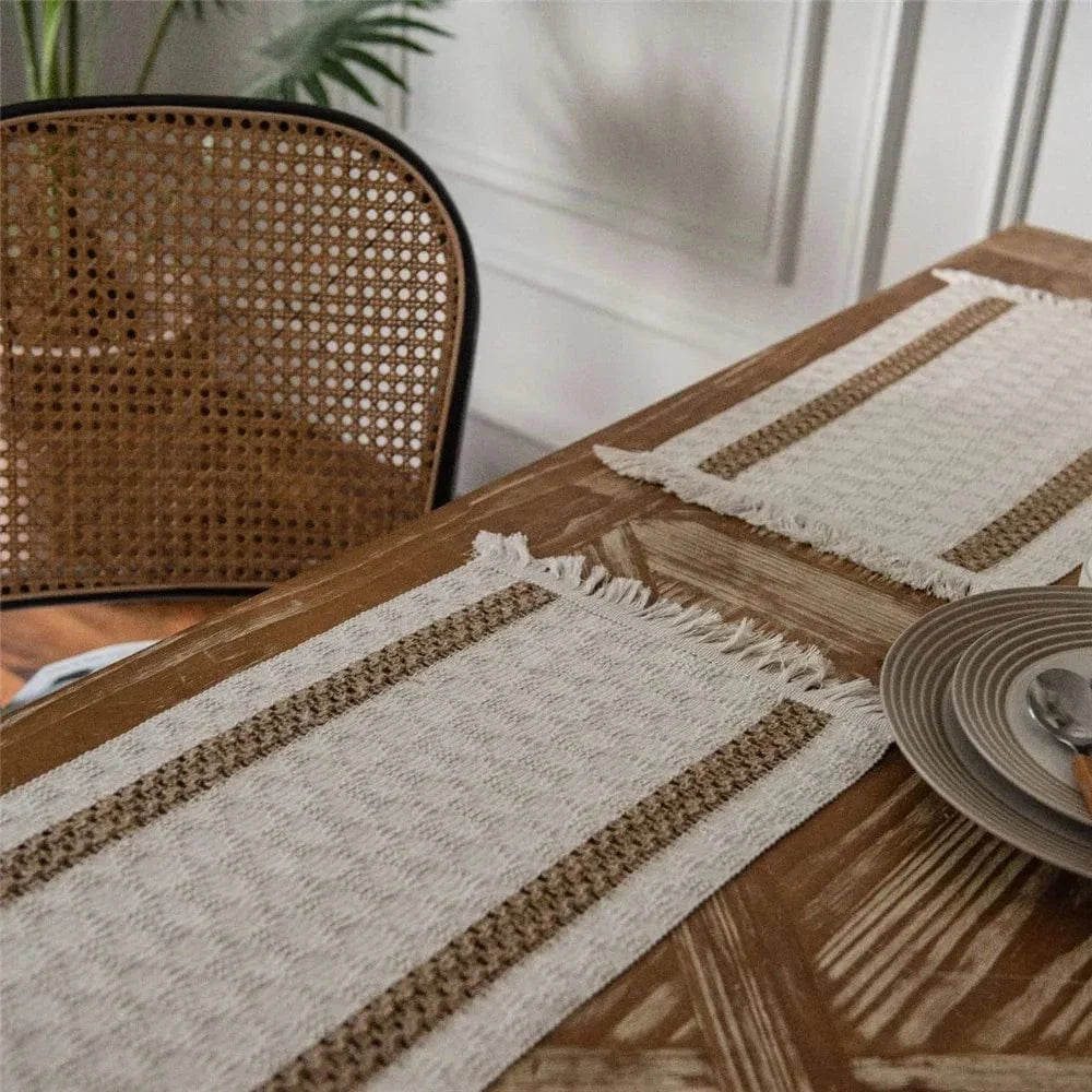Set de table design noir à traits blancs en lin - Univers De La Table