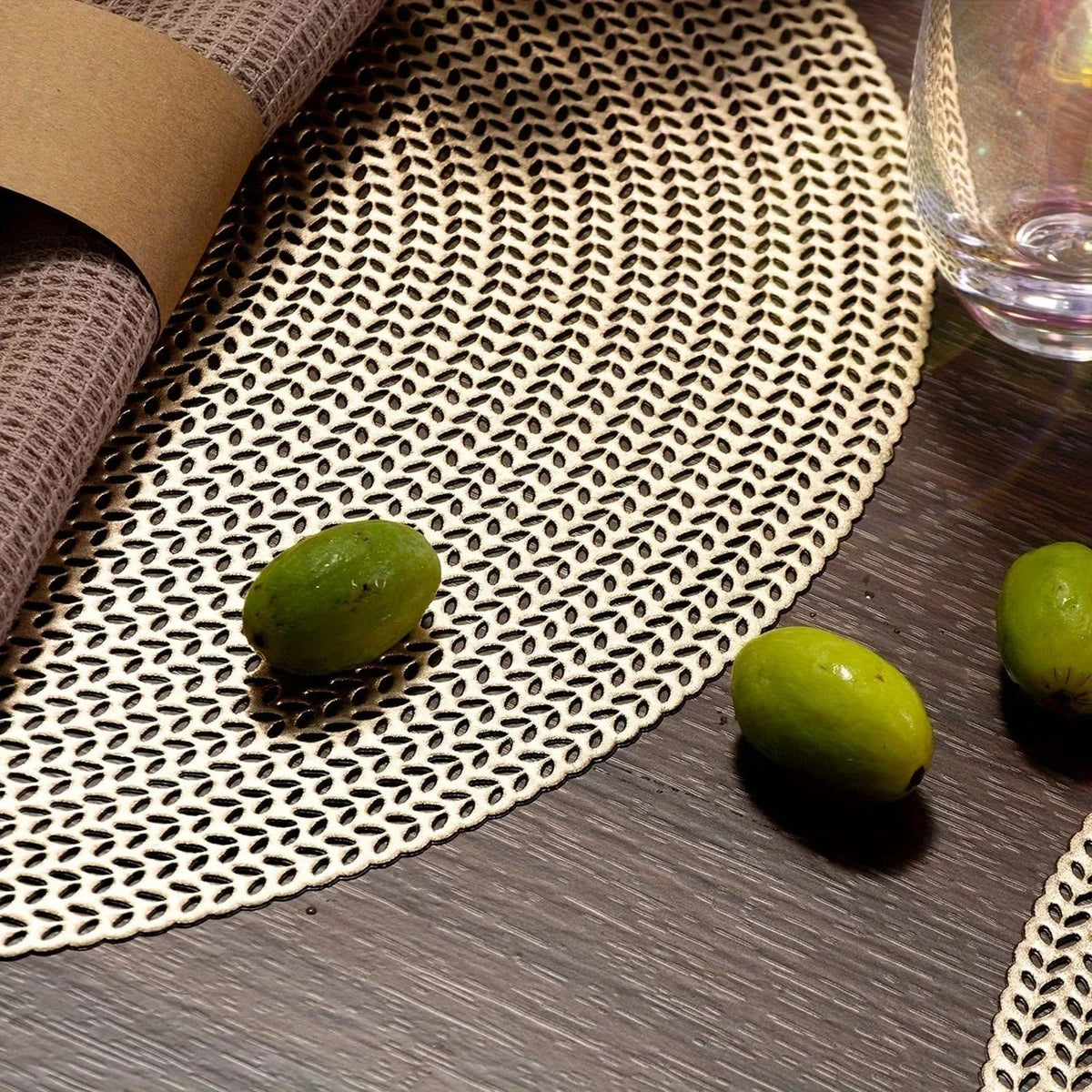 Set de table rond en PVC doré ou argenté - Univers De La Table